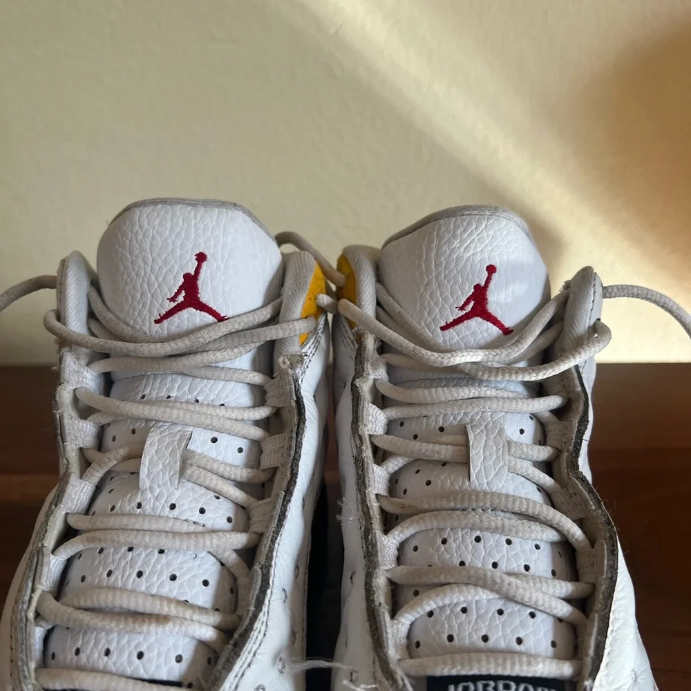 Kids Jordan Retro 13 White/Yellow Size 3.5Y - Picture 8 of 12